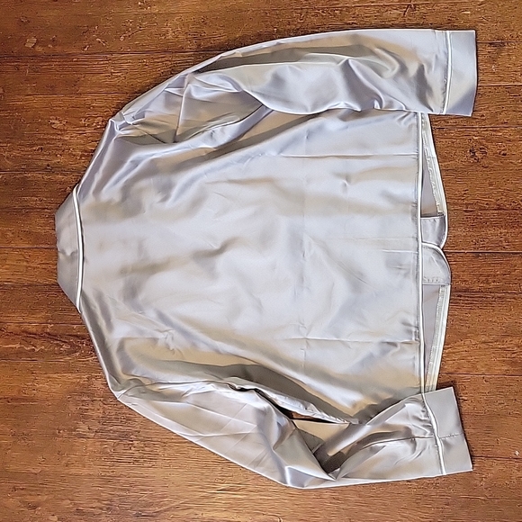 NWT Express Satin Button Up Shirt M - Picture 4 of 4